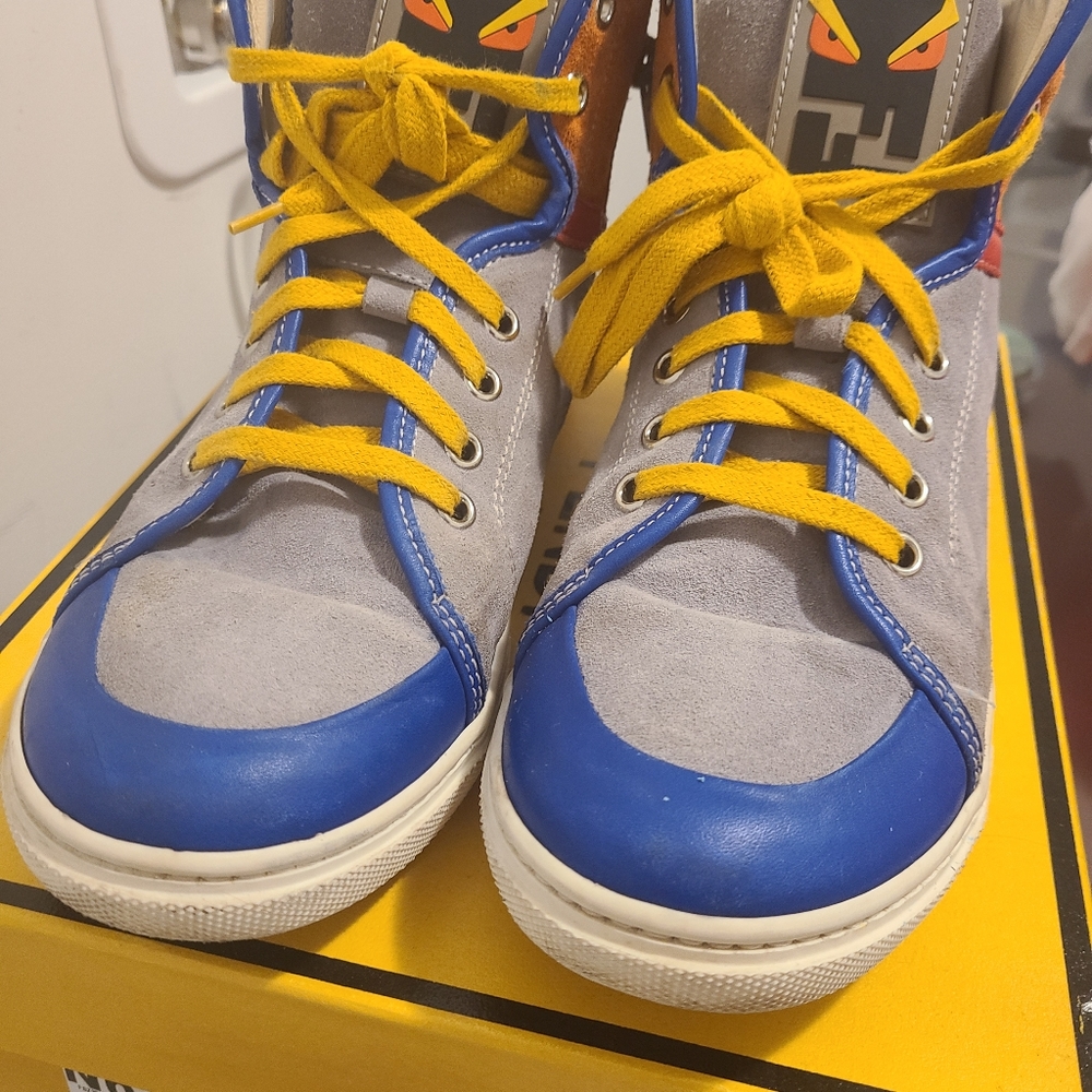 Kids Fendi sneakers size 37